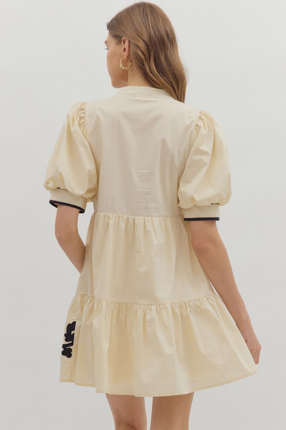 A Classic Twist Dress, Ecru/Black
