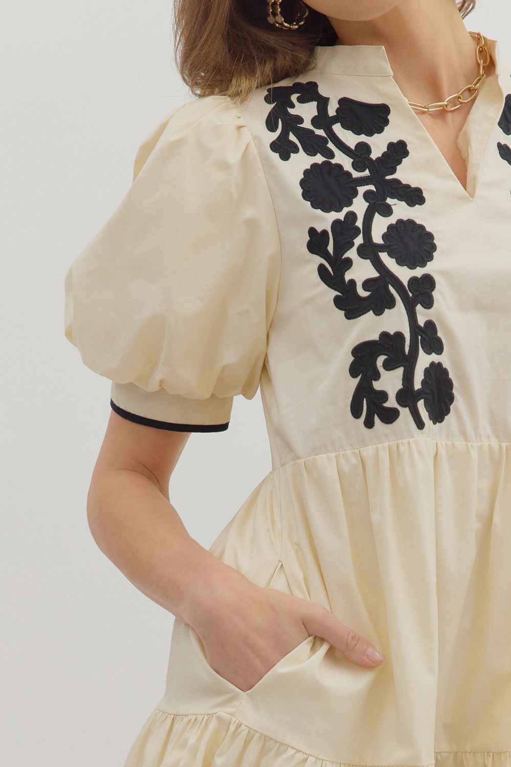 A Classic Twist Dress, Ecru/Black
