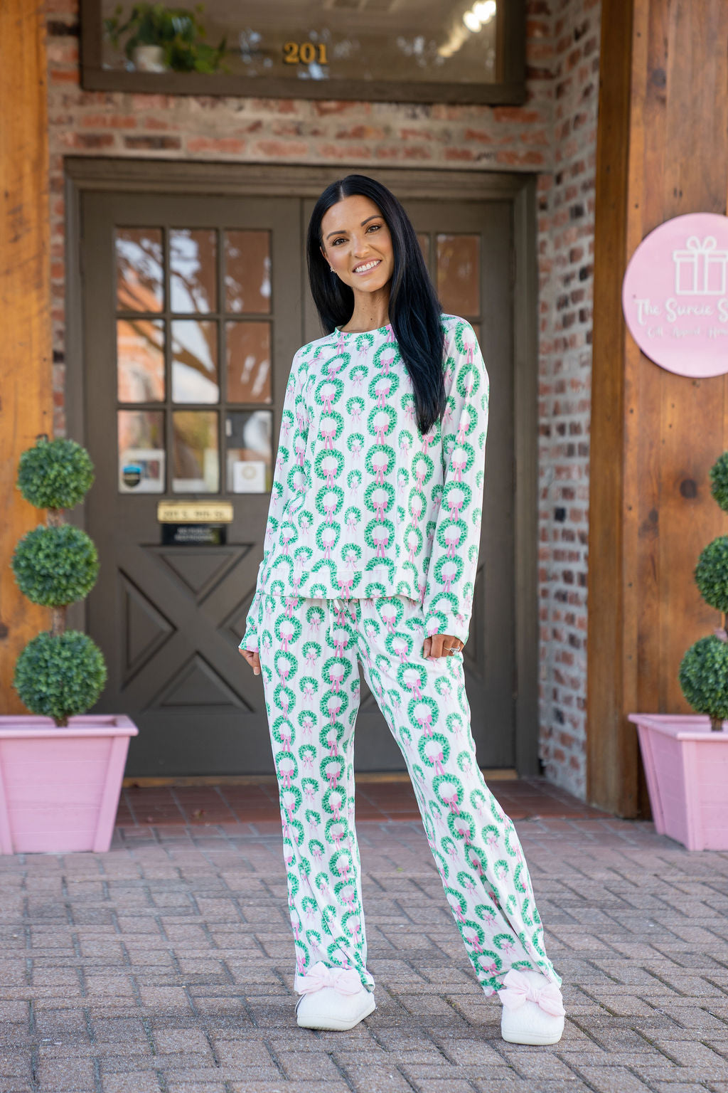 Mary Square Annie Set, Rosy Wreaths