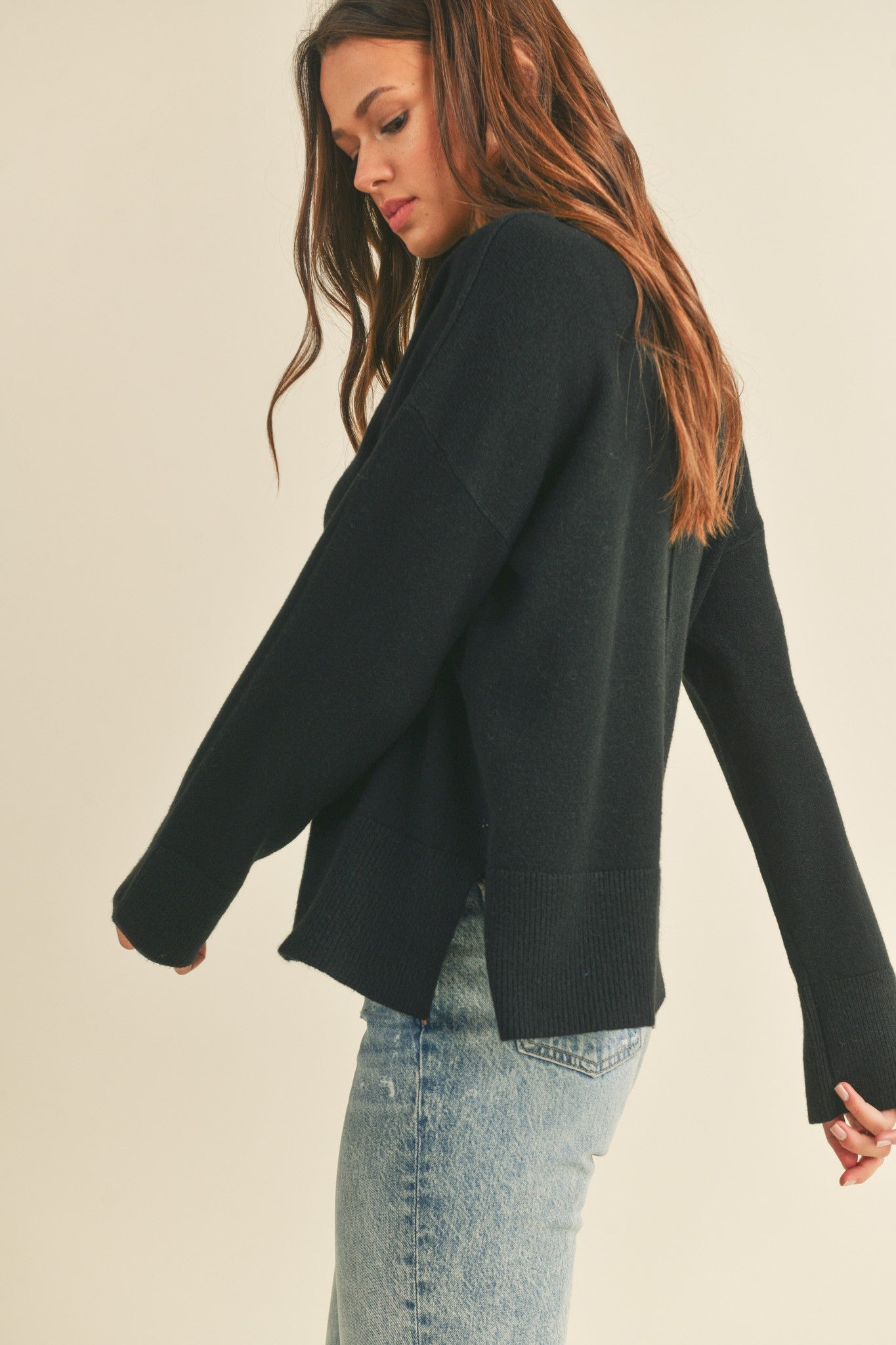 Round Neck Basic Sweater, Black