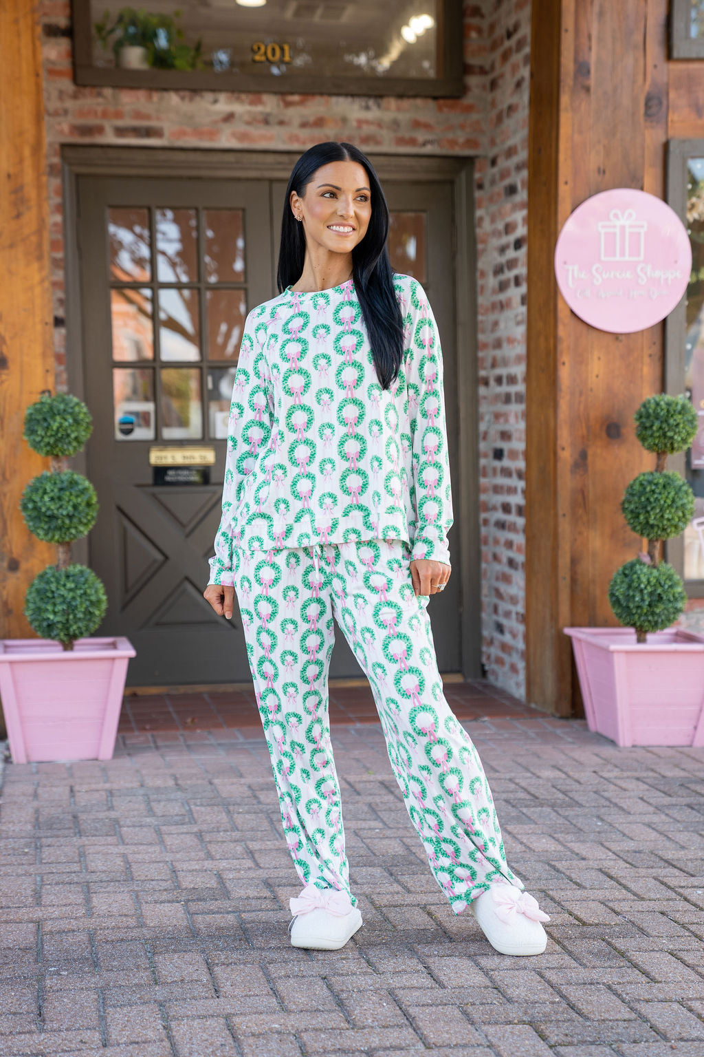 Mary Square Annie Set, Rosy Wreaths