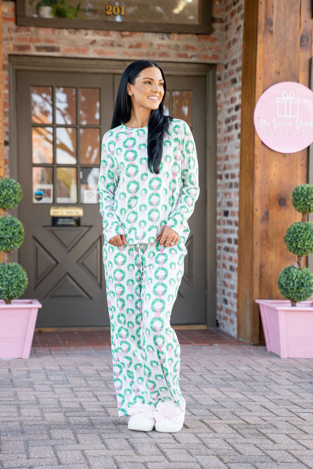 Mary Square Annie Set, Rosy Wreaths