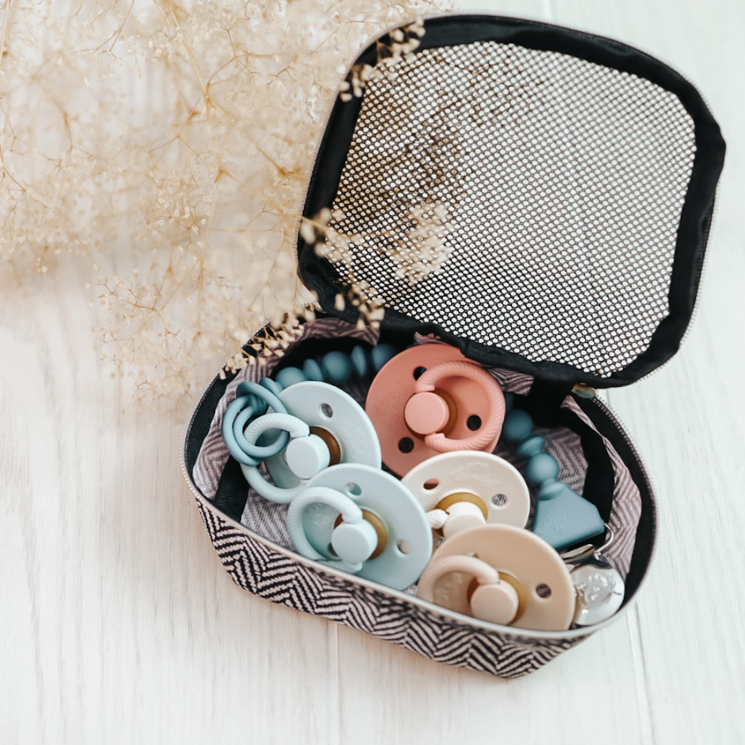 Itzy Soother™ Natural Rubber Paci Sets: Pink Bow 0-6 M